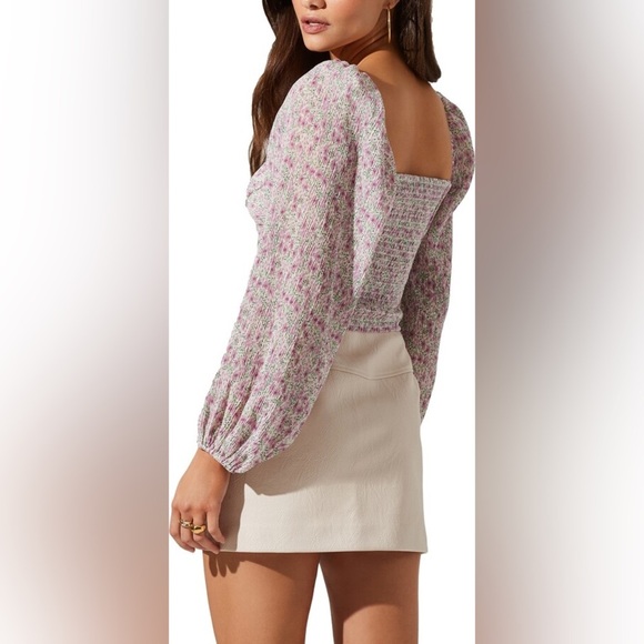 ASTR Plisse Long Sleeve Cross Bust Blouse Top in Purple Ditsy Size Small NWT - Picture 8 of 9